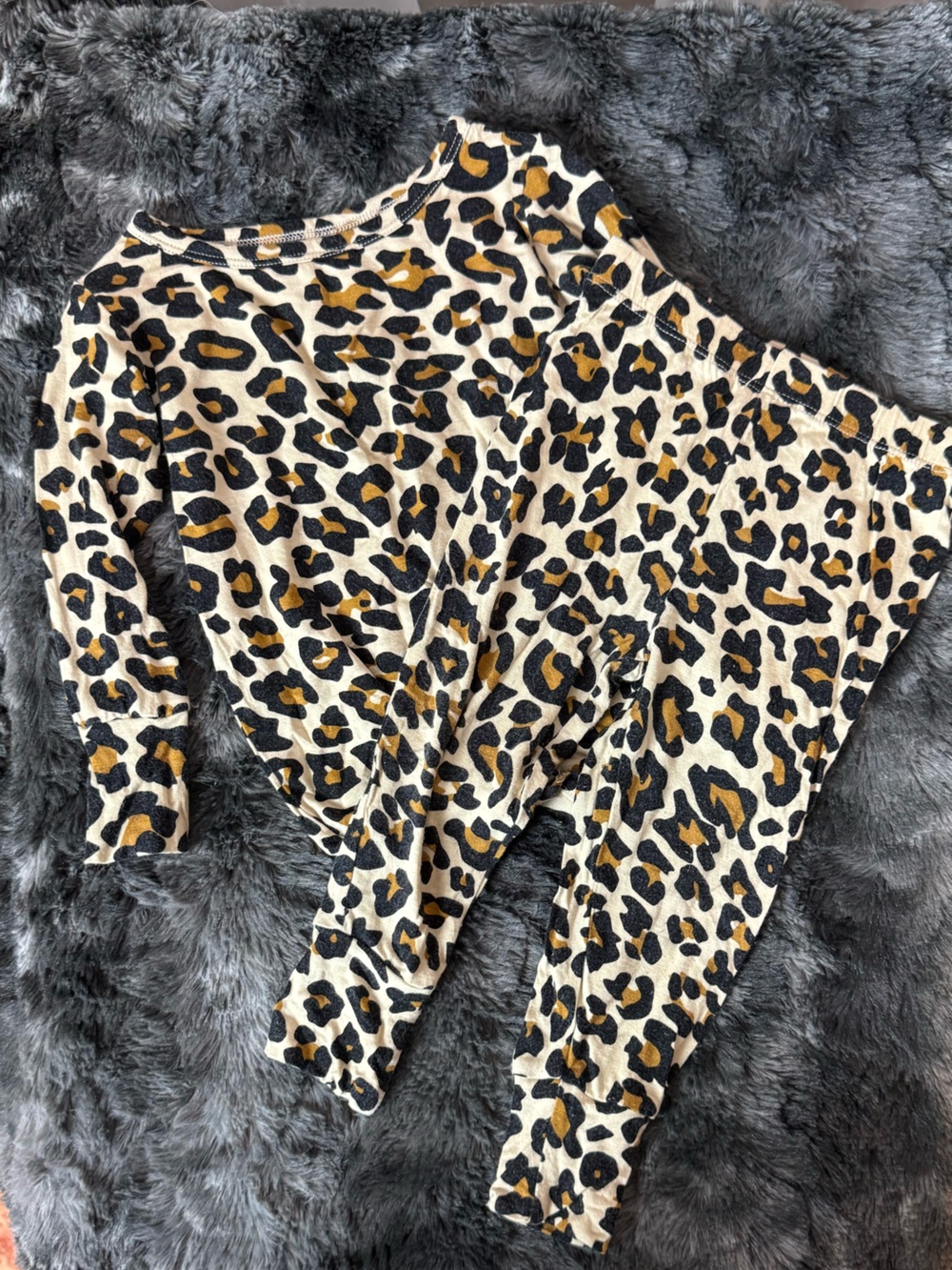 Posh Peanut Leopard Print Long Sleeve Pajamas Set - Neutral & Black